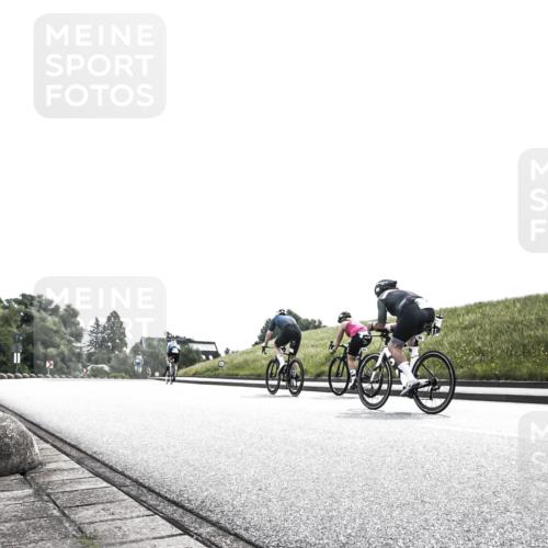 21.06.2026 - 29. Vierlanden-Triathlon H.Heesch http://msf.ph/oto/9899054 21.06.2026 10:51:49 Radfahren 18, 75, 279 meine-sportfotos.de