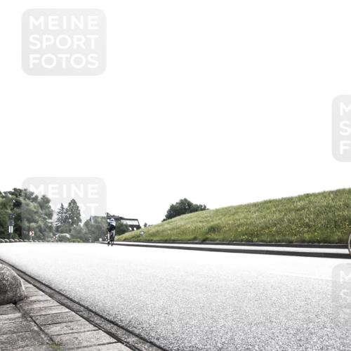 21.06.2026 - 29. Vierlanden-Triathlon H.Heesch http://msf.ph/oto/9899126 21.06.2026 10:52:25 Radfahren  meine-sportfotos.de