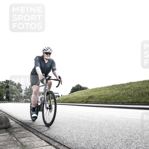 21.06.2026 - 29. Vierlanden-Triathlon H.Heesch http://msf.ph/oto/9899217 21.06.2026 10:54:06 Radfahren 100, 230, 245, 540 meine-sportfotos.de