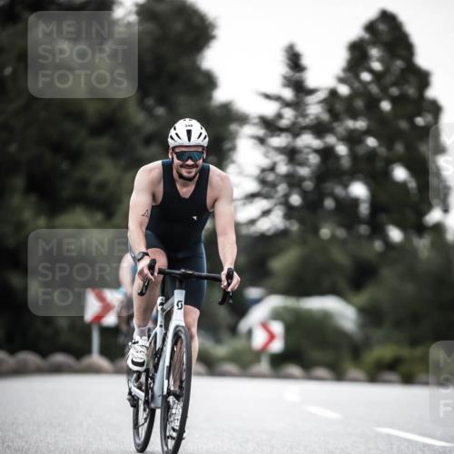 21.06.2026 - 29. Vierlanden-Triathlon H.Heesch http://msf.ph/oto/9899257 21.06.2026 10:07:06 Radfahren 83, 344, 348 meine-sportfotos.de