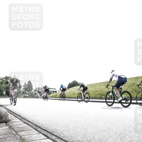 21.06.2026 - 29. Vierlanden-Triathlon H.Heesch http://msf.ph/oto/9899300 21.06.2026 10:57:06 Radfahren 145, 255, 514, 585 meine-sportfotos.de