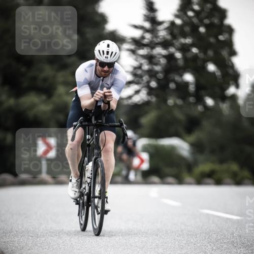 21.06.2026 - 29. Vierlanden-Triathlon H.Heesch http://msf.ph/oto/9899409 21.06.2026 10:07:25 Radfahren 2, 68, 88, 270 meine-sportfotos.de