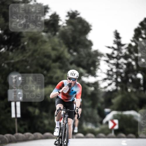 21.06.2026 - 29. Vierlanden-Triathlon H.Heesch http://msf.ph/oto/9899695 21.06.2026 10:08:00 Radfahren 7, 59, 80, 305, 320, 334 meine-sportfotos.de