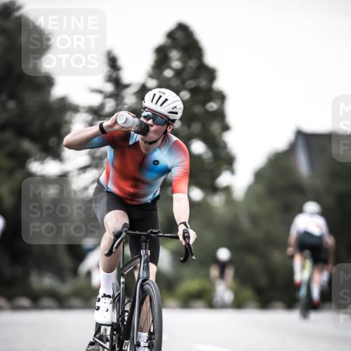 21.06.2026 - 29. Vierlanden-Triathlon H.Heesch http://msf.ph/oto/9899733 21.06.2026 10:08:00 Radfahren 7, 59, 80, 305, 320, 334 meine-sportfotos.de