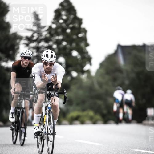 21.06.2026 - 29. Vierlanden-Triathlon H.Heesch http://msf.ph/oto/9899775 21.06.2026 10:08:02 Radfahren 7, 59, 80, 305, 334, 371 meine-sportfotos.de