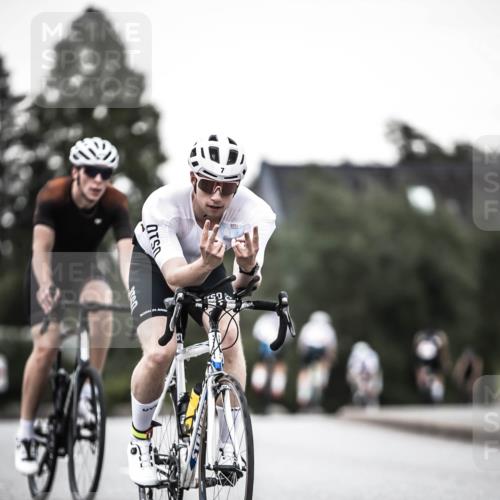 21.06.2026 - 29. Vierlanden-Triathlon H.Heesch http://msf.ph/oto/9899795 21.06.2026 10:08:03 Radfahren 7, 80, 305, 334, 371 meine-sportfotos.de