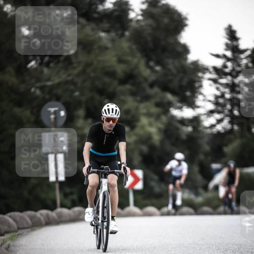 21.06.2026 - 29. Vierlanden-Triathlon H.Heesch http://msf.ph/oto/9899801 21.06.2026 10:08:07 Radfahren 38, 80, 305, 371, 373 meine-sportfotos.de