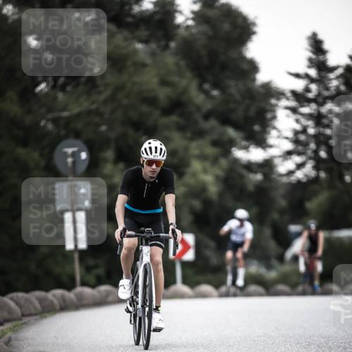 21.06.2026 - 29. Vierlanden-Triathlon H.Heesch http://msf.ph/oto/9899804 21.06.2026 10:08:07 Radfahren 38, 80, 305, 371, 373 meine-sportfotos.de