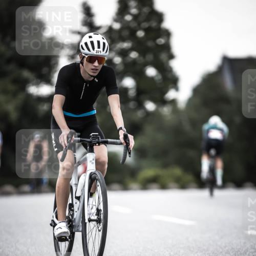 21.06.2026 - 29. Vierlanden-Triathlon H.Heesch http://msf.ph/oto/9899854 21.06.2026 10:08:08 Radfahren 38, 80, 371, 373 meine-sportfotos.de