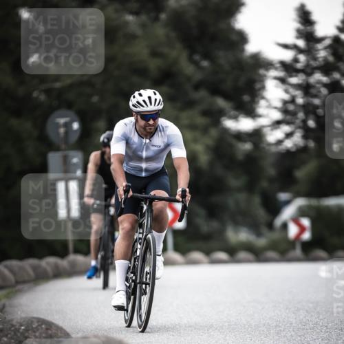 21.06.2026 - 29. Vierlanden-Triathlon H.Heesch http://msf.ph/oto/9899878 21.06.2026 10:08:12 Radfahren 38, 371, 373 meine-sportfotos.de