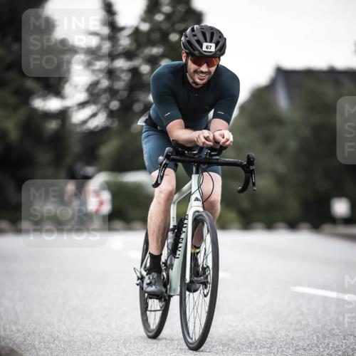 21.06.2026 - 29. Vierlanden-Triathlon H.Heesch http://msf.ph/oto/9900050 21.06.2026 10:08:31 Radfahren 67, 173, 358 meine-sportfotos.de