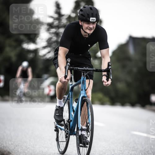 21.06.2026 - 29. Vierlanden-Triathlon H.Heesch http://msf.ph/oto/9900137 21.06.2026 10:08:37 Radfahren 82, 358 meine-sportfotos.de