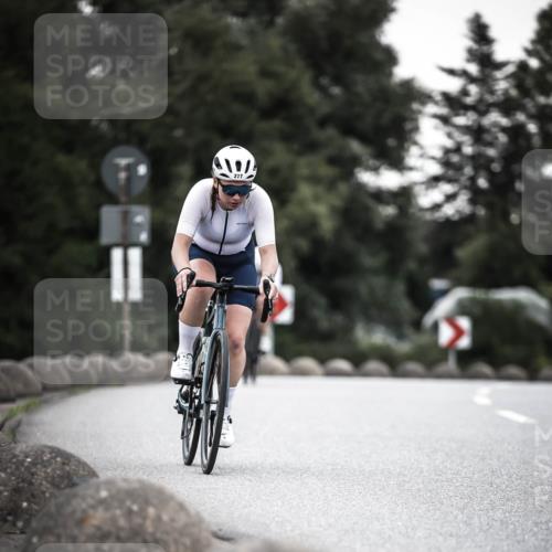 21.06.2026 - 29. Vierlanden-Triathlon H.Heesch http://msf.ph/oto/9900187 21.06.2026 10:08:47 Radfahren 30, 212, 269, 277 meine-sportfotos.de