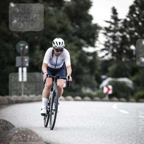21.06.2026 - 29. Vierlanden-Triathlon H.Heesch http://msf.ph/oto/9900196 21.06.2026 10:08:47 Radfahren 30, 212, 269, 277 meine-sportfotos.de