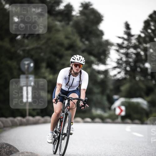 21.06.2026 - 29. Vierlanden-Triathlon H.Heesch http://msf.ph/oto/9900250 21.06.2026 10:08:51 Radfahren 30, 269, 277 meine-sportfotos.de