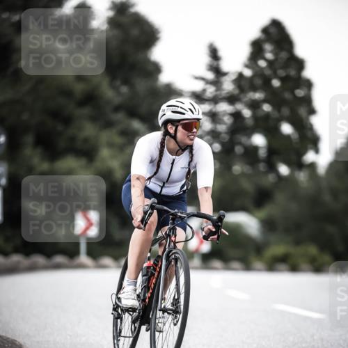 21.06.2026 - 29. Vierlanden-Triathlon H.Heesch http://msf.ph/oto/9900268 21.06.2026 10:08:51 Radfahren 30, 269, 277 meine-sportfotos.de