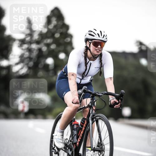 21.06.2026 - 29. Vierlanden-Triathlon H.Heesch http://msf.ph/oto/9900287 21.06.2026 10:08:51 Radfahren 30, 269, 277 meine-sportfotos.de