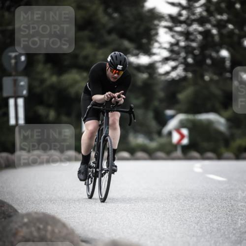 21.06.2026 - 29. Vierlanden-Triathlon H.Heesch http://msf.ph/oto/9900311 21.06.2026 10:09:05 Radfahren 313 meine-sportfotos.de
