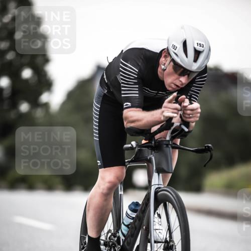 21.06.2026 - 29. Vierlanden-Triathlon H.Heesch http://msf.ph/oto/9900444 21.06.2026 10:09:22 Radfahren 25, 153, 191, 303 meine-sportfotos.de