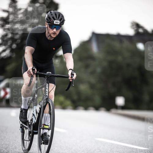 21.06.2026 - 29. Vierlanden-Triathlon H.Heesch http://msf.ph/oto/9900515 21.06.2026 10:09:24 Radfahren 25, 153, 191, 303 meine-sportfotos.de