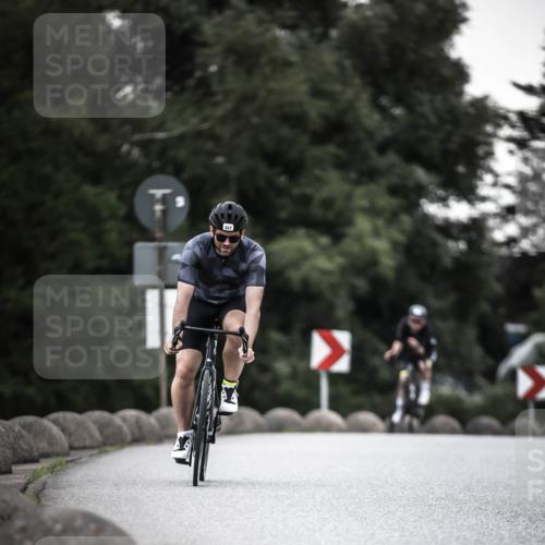 21.06.2026 - 29. Vierlanden-Triathlon H.Heesch http://msf.ph/oto/9900630 21.06.2026 10:09:49 Radfahren 40, 69, 327 meine-sportfotos.de
