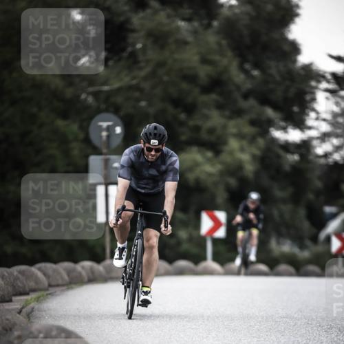 21.06.2026 - 29. Vierlanden-Triathlon H.Heesch http://msf.ph/oto/9900644 21.06.2026 10:09:49 Radfahren 40, 69, 327 meine-sportfotos.de