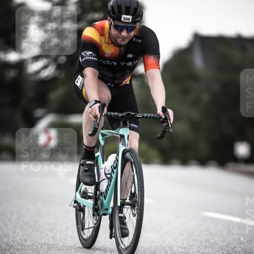 21.06.2026 - 29. Vierlanden-Triathlon H.Heesch http://msf.ph/oto/9900788 21.06.2026 10:09:57 Radfahren 29, 40, 69, 309 meine-sportfotos.de