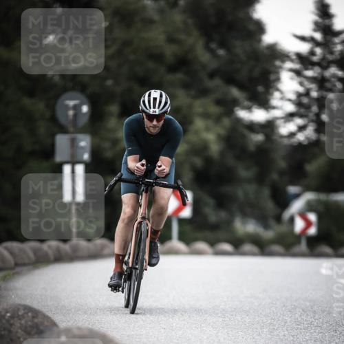 21.06.2026 - 29. Vierlanden-Triathlon H.Heesch http://msf.ph/oto/9900808 21.06.2026 10:10:03 Radfahren 29 meine-sportfotos.de
