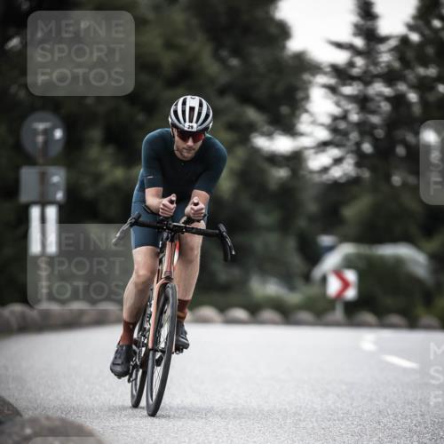 21.06.2026 - 29. Vierlanden-Triathlon H.Heesch http://msf.ph/oto/9900822 21.06.2026 10:10:03 Radfahren 29 meine-sportfotos.de
