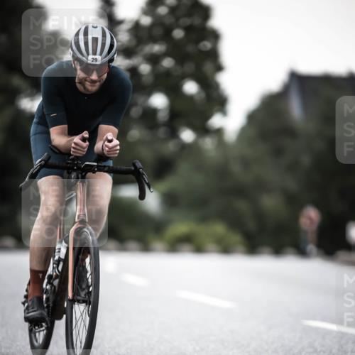 21.06.2026 - 29. Vierlanden-Triathlon H.Heesch http://msf.ph/oto/9900849 21.06.2026 10:10:04 Radfahren 29, 430 meine-sportfotos.de