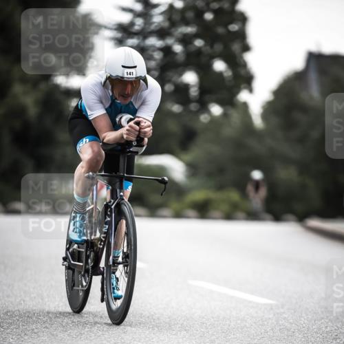 21.06.2026 - 29. Vierlanden-Triathlon H.Heesch http://msf.ph/oto/9901003 21.06.2026 09:29:30 Radfahren 141 meine-sportfotos.de
