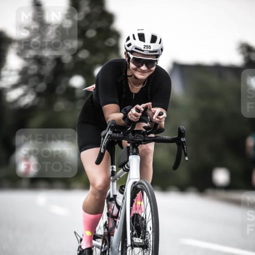 21.06.2026 - 29. Vierlanden-Triathlon H.Heesch http://msf.ph/oto/9901008 21.06.2026 10:10:24 Radfahren 230, 255, 295, 356 meine-sportfotos.de