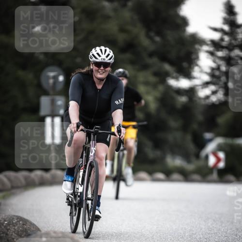 21.06.2026 - 29. Vierlanden-Triathlon H.Heesch http://msf.ph/oto/9901025 21.06.2026 10:10:28 Radfahren 3, 163, 230, 255, 356 meine-sportfotos.de