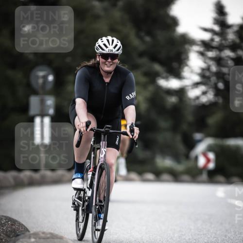 21.06.2026 - 29. Vierlanden-Triathlon H.Heesch http://msf.ph/oto/9901034 21.06.2026 10:10:28 Radfahren 3, 163, 230, 255, 356 meine-sportfotos.de
