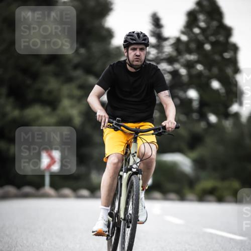 21.06.2026 - 29. Vierlanden-Triathlon H.Heesch http://msf.ph/oto/9901064 21.06.2026 10:10:30 Radfahren 3, 163, 230, 356 meine-sportfotos.de