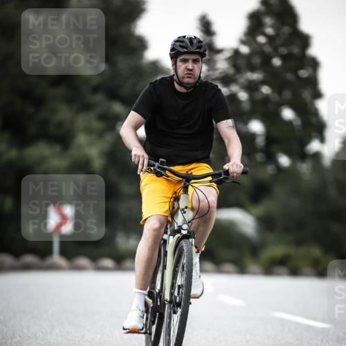 21.06.2026 - 29. Vierlanden-Triathlon H.Heesch http://msf.ph/oto/9901067 21.06.2026 10:10:30 Radfahren 3, 163, 230, 356 meine-sportfotos.de