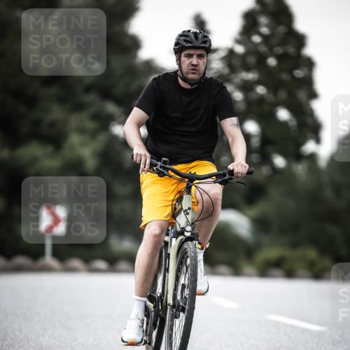21.06.2026 - 29. Vierlanden-Triathlon H.Heesch http://msf.ph/oto/9901070 21.06.2026 10:10:30 Radfahren 3, 163, 230, 356 meine-sportfotos.de