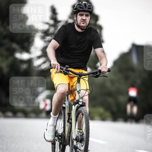 21.06.2026 - 29. Vierlanden-Triathlon H.Heesch http://msf.ph/oto/9901084 21.06.2026 10:10:30 Radfahren 3, 163, 230, 356 meine-sportfotos.de