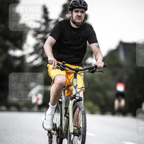 21.06.2026 - 29. Vierlanden-Triathlon H.Heesch http://msf.ph/oto/9901087 21.06.2026 10:10:30 Radfahren 3, 163, 230, 356 meine-sportfotos.de