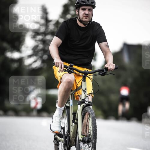 21.06.2026 - 29. Vierlanden-Triathlon H.Heesch http://msf.ph/oto/9901090 21.06.2026 10:10:30 Radfahren 3, 163, 230, 356 meine-sportfotos.de