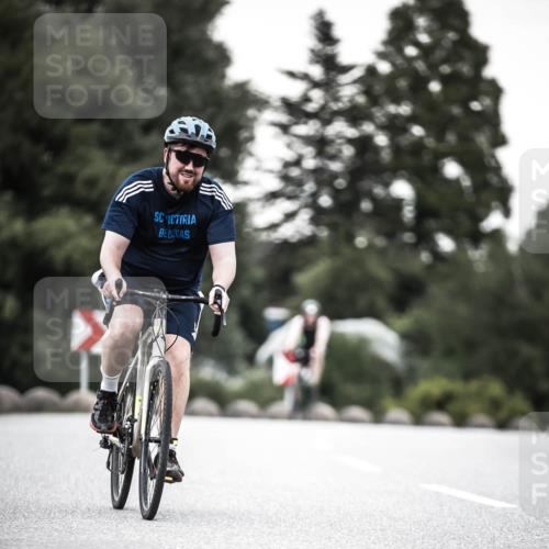 21.06.2026 - 29. Vierlanden-Triathlon H.Heesch http://msf.ph/oto/9901200 21.06.2026 10:11:19 Radfahren 325, 338 meine-sportfotos.de