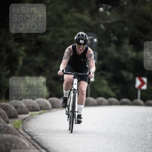 21.06.2026 - 29. Vierlanden-Triathlon H.Heesch http://msf.ph/oto/9901294 21.06.2026 09:30:23 Radfahren 80, 133, 246 meine-sportfotos.de