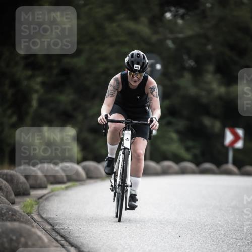 21.06.2026 - 29. Vierlanden-Triathlon H.Heesch http://msf.ph/oto/9901297 21.06.2026 09:30:23 Radfahren 80, 133, 246 meine-sportfotos.de