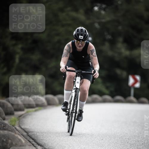 21.06.2026 - 29. Vierlanden-Triathlon H.Heesch http://msf.ph/oto/9901301 21.06.2026 09:30:23 Radfahren 80, 133, 246 meine-sportfotos.de