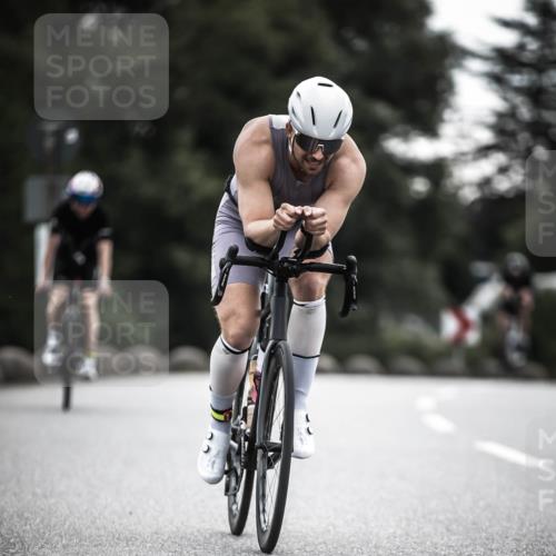 21.06.2026 - 29. Vierlanden-Triathlon H.Heesch http://msf.ph/oto/9901305 21.06.2026 09:30:34 Radfahren 35, 147, 159, 225, 248, 295 meine-sportfotos.de