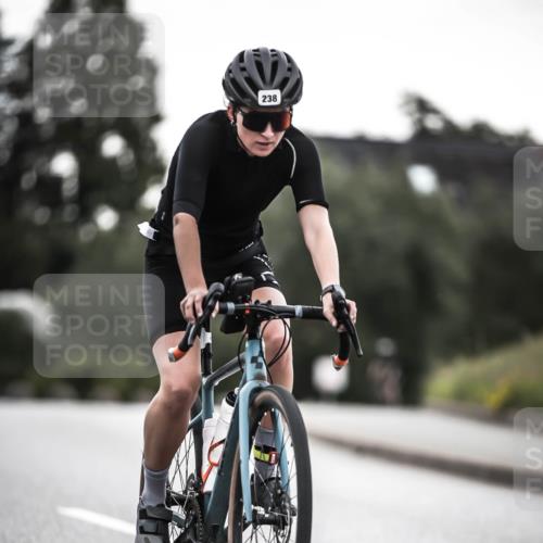 21.06.2026 - 29. Vierlanden-Triathlon H.Heesch http://msf.ph/oto/9901337 21.06.2026 09:30:56 Radfahren 238 meine-sportfotos.de