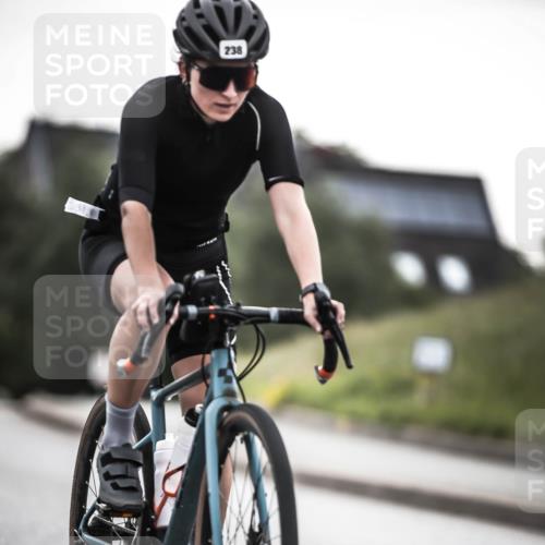 21.06.2026 - 29. Vierlanden-Triathlon H.Heesch http://msf.ph/oto/9901346 21.06.2026 09:30:56 Radfahren 238 meine-sportfotos.de
