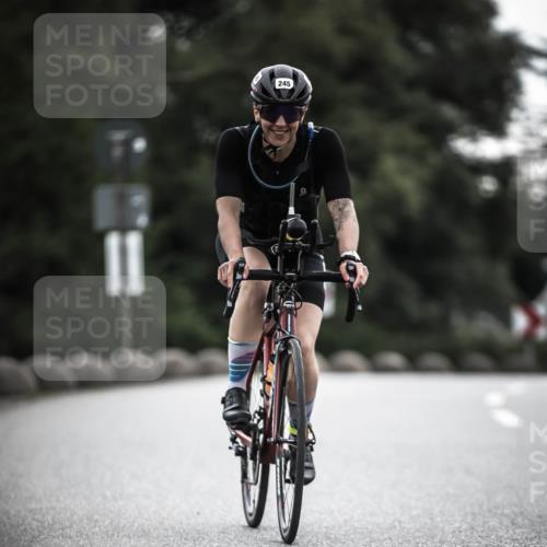 21.06.2026 - 29. Vierlanden-Triathlon H.Heesch http://msf.ph/oto/9901370 21.06.2026 09:31:07 Radfahren 2, 115, 124, 167, 245 meine-sportfotos.de