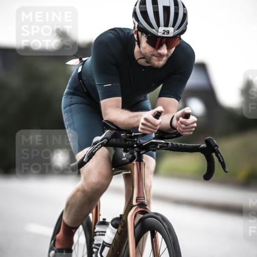 21.06.2026 - 29. Vierlanden-Triathlon H.Heesch http://msf.ph/oto/9901409 21.06.2026 09:31:58 Radfahren 29, 50, 126 meine-sportfotos.de