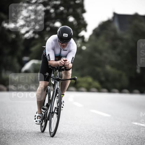 21.06.2026 - 29. Vierlanden-Triathlon H.Heesch http://msf.ph/oto/9901454 21.06.2026 09:32:12 Radfahren 48, 131, 220 meine-sportfotos.de